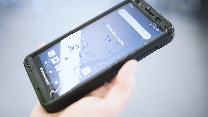 Smart-Ex® 03 – chytrý telefon 5G digitalizuje komunikaci ve španělských energetických parcích 